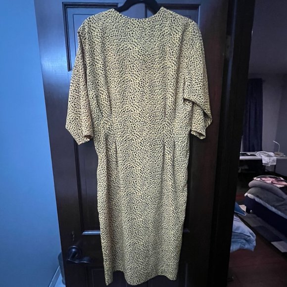 VINTAGE SHORT SLEEVE SATIN MIDI DRESS, SIZE US LARGE, LEOPARD PRINT - Picture 5 of 7